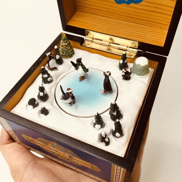 Mr. Christmas Vintage Light Up Motion Music Box Penguin Skating Igloo Tree Gift - Picture 5 of 10